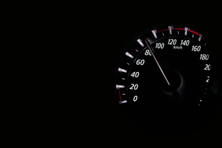 Lighthouse 100 performance speedometer