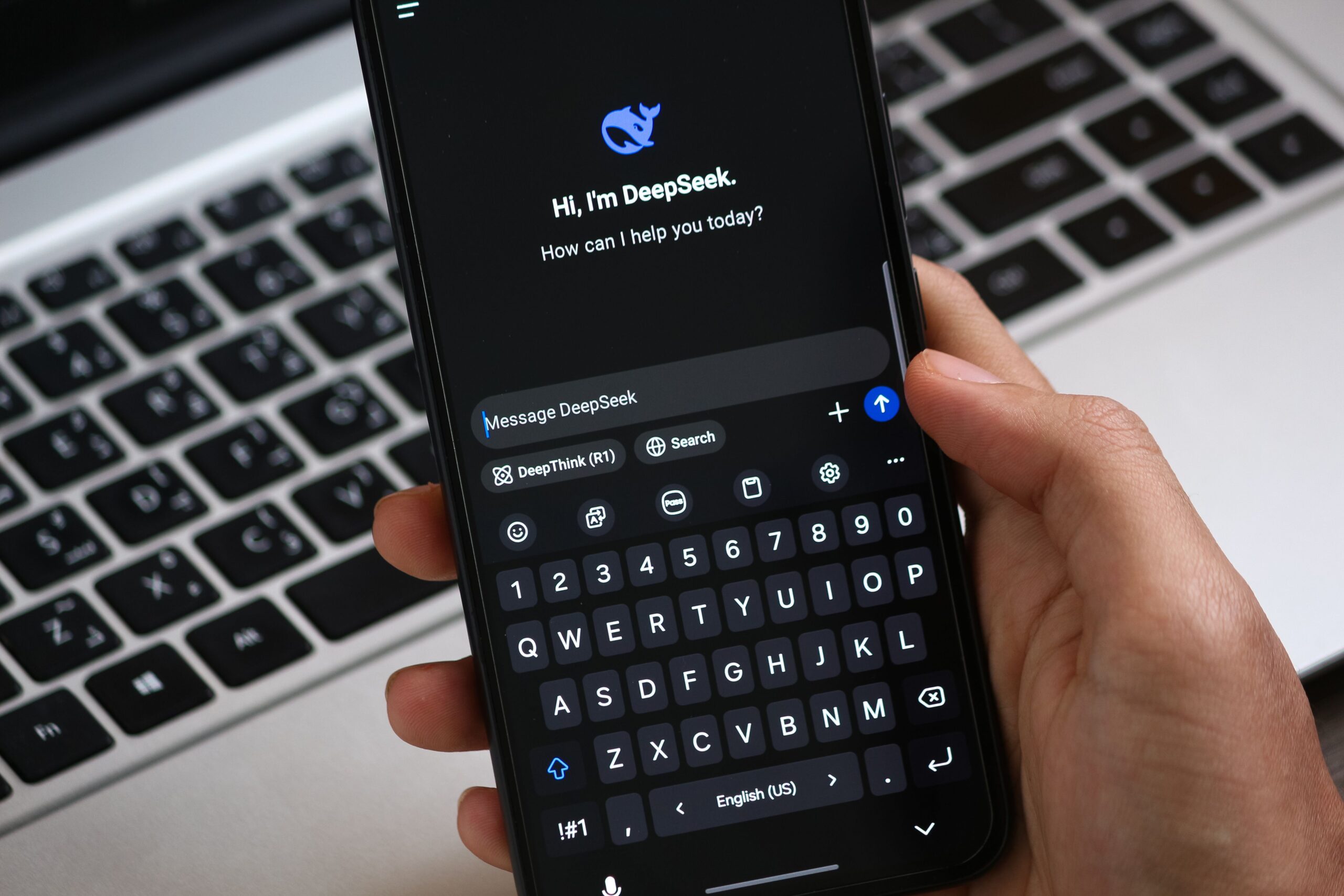 ricerca conversazionale AI chat ChatGPT smartphone